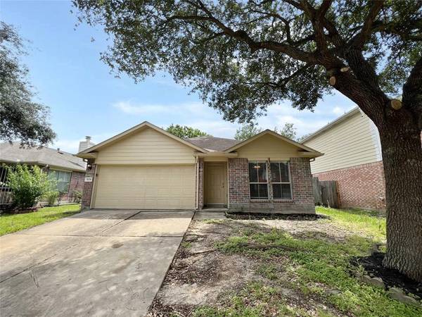 9379 Starfire LN, Houston, TX 77036