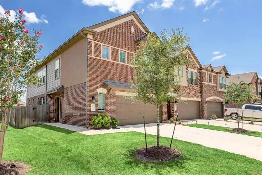 3813 Lancer CIR, Pearland, TX 77581