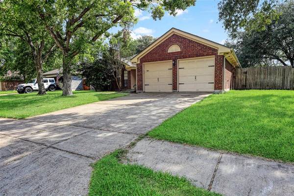 2515 Chestnut CIR, Pearland, TX 77584