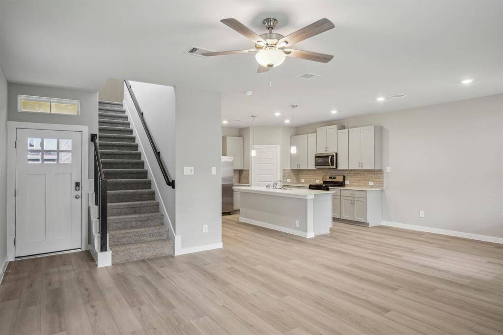 Kemah, TX 77565,566 Avisa DR