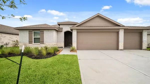 321 Blanco LN, Dayton, TX 77535