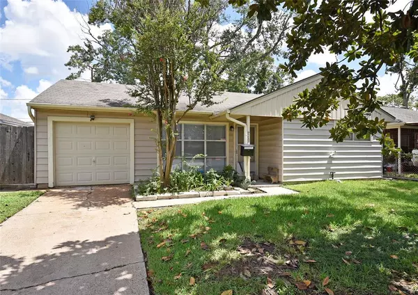 6638 Barney RD, Houston, TX 77092