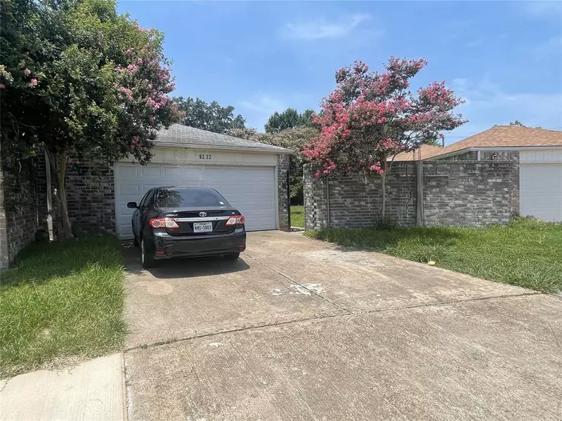 9222 Homeland DR, Houston, TX 77083