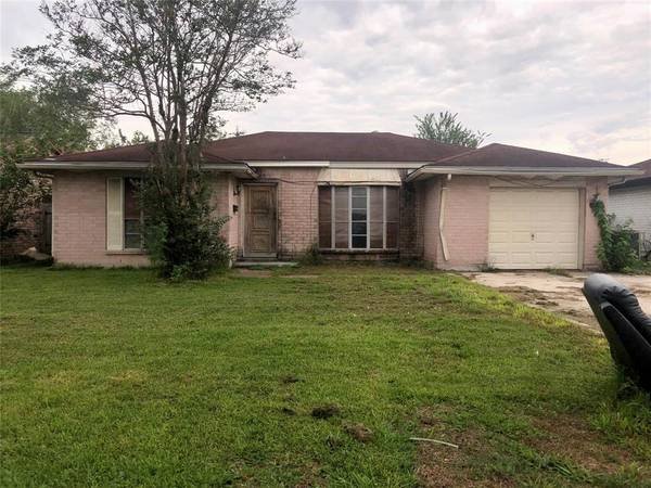 747 W Deercrest ST, Channelview, TX 77530