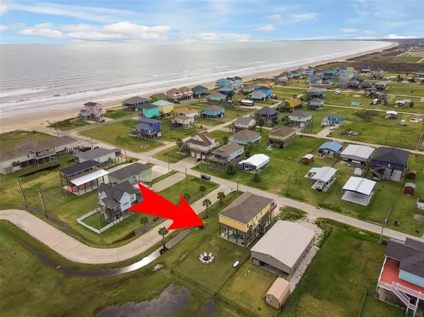 858 S East RD, Crystal Beach, TX 77650