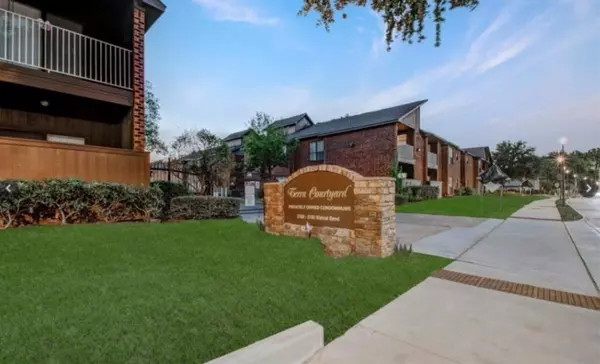 3100 Walnut Bend LN #315, Houston, TX 77042