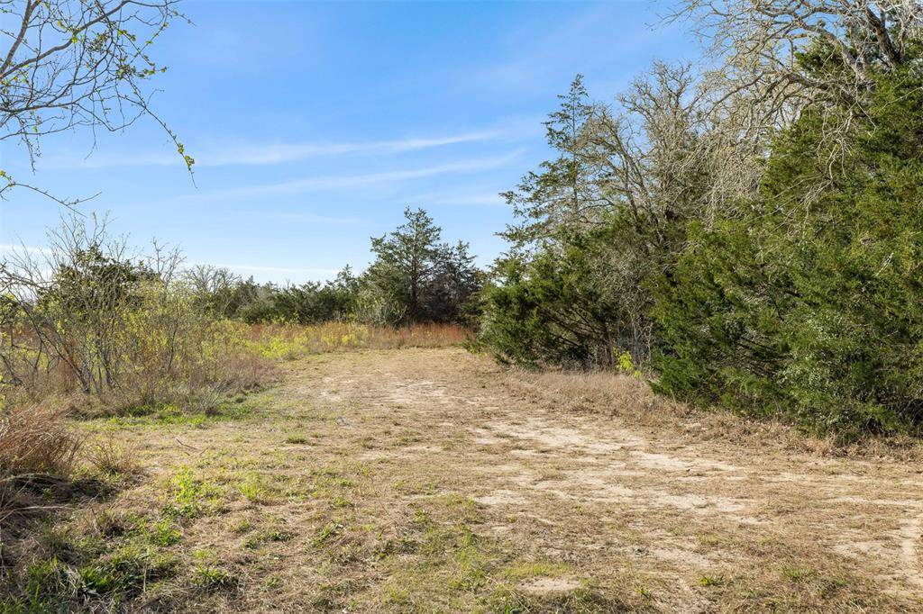 Flatonia, TX 78941,6735 Old Smithville Road