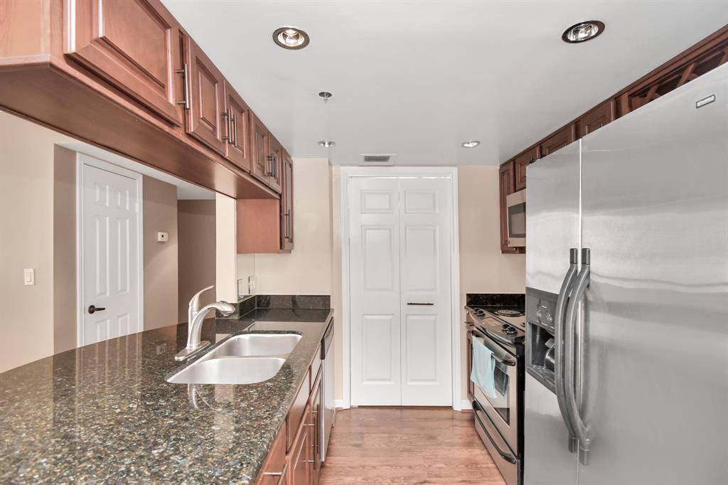 Houston, TX 77056,3525 Sage RD #1314