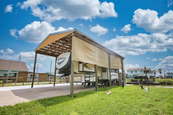 1153 County Road 201, Sargent, TX 77414