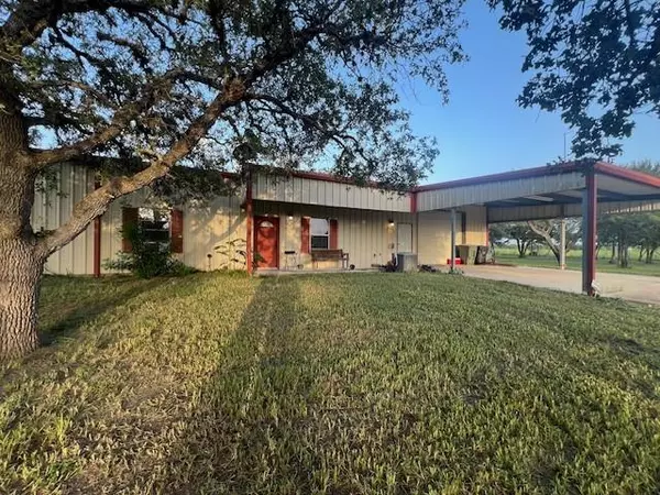 461 Lassman RD, Goliad, TX 77963