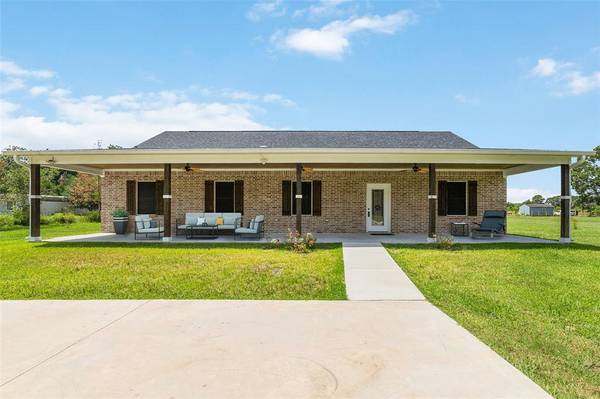 64 County Road 2293, Cleveland, TX 77327