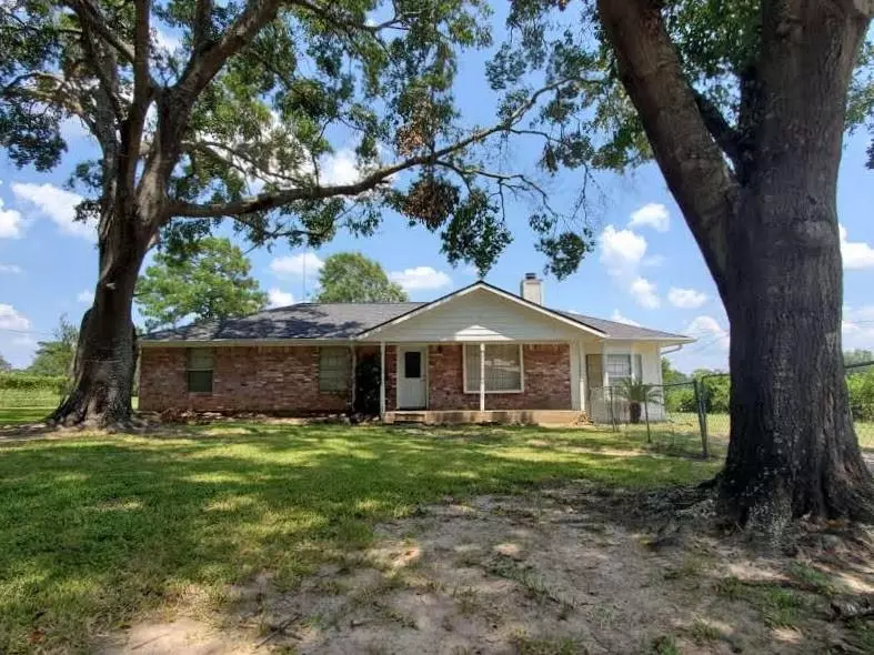 100 Ellis Lovett RD, Shepherd, TX 77371