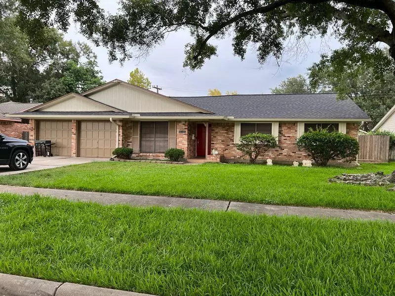 10331 Carlow LN, La Porte, TX 77571