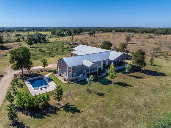 765 High Crossing RD, Smithville, TX 78957