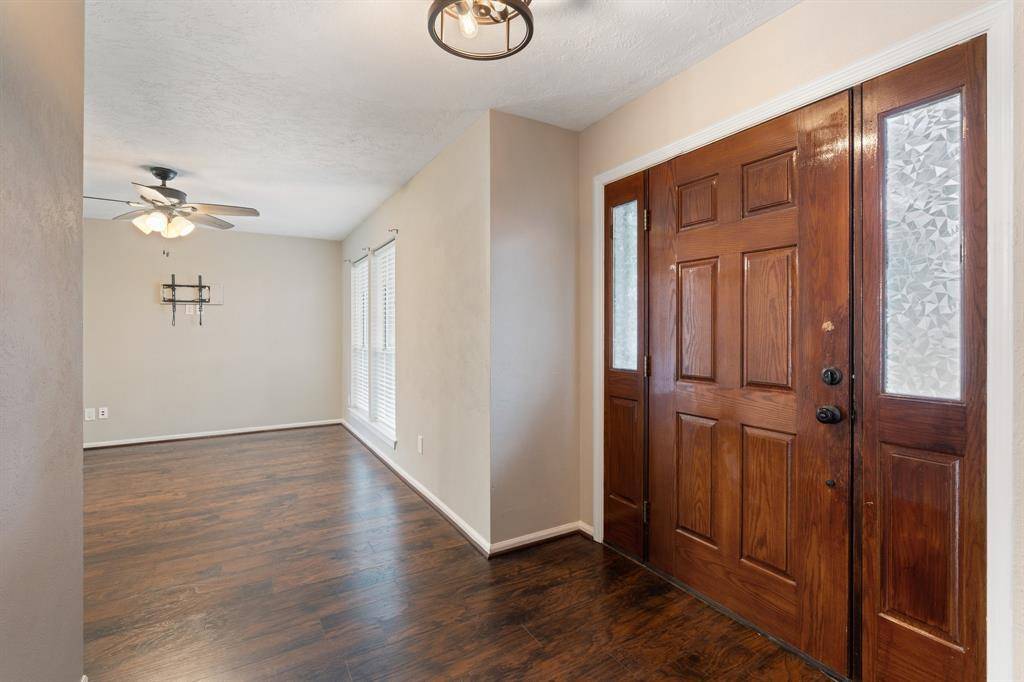 Pasadena, TX 77505,7015 Redwood Falls DR