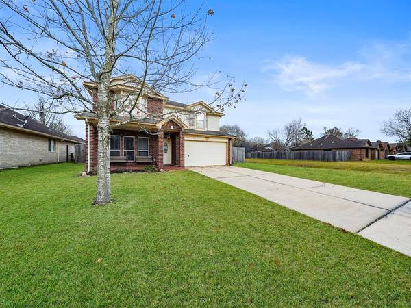 5521 Chisholm TRL, Dickinson, TX 77539