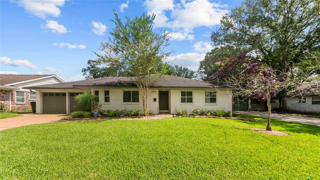 5010 Redstart ST, Houston, TX 77035