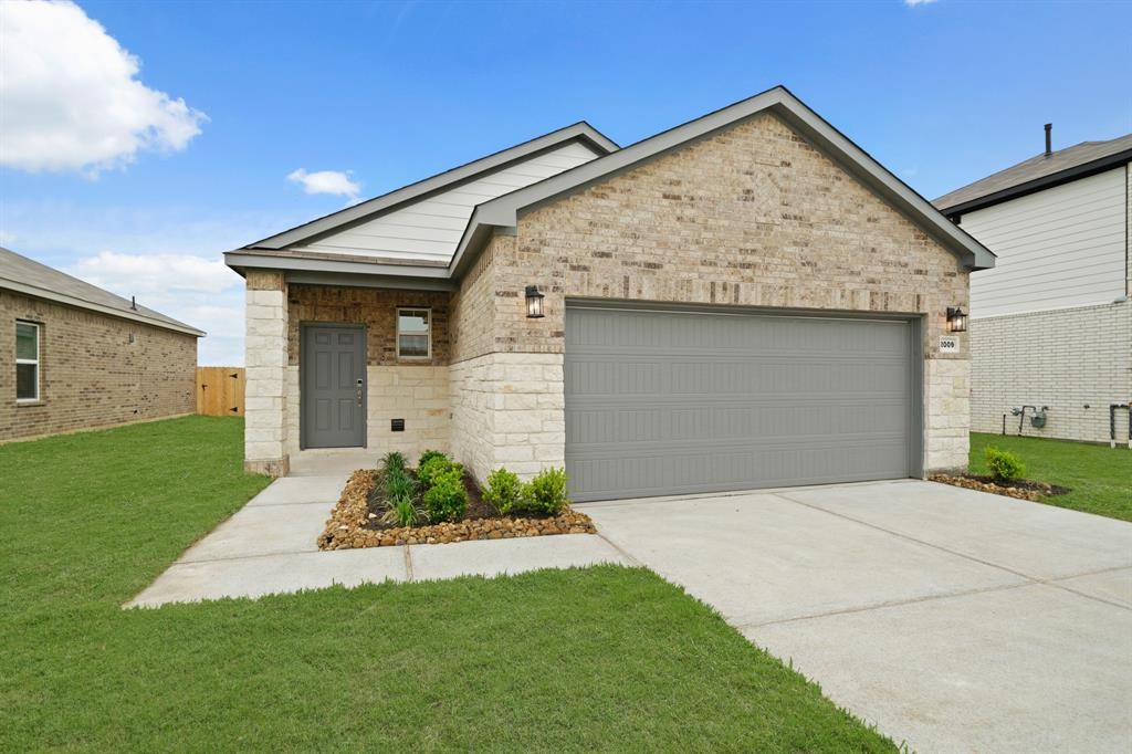 2009 Spyglass DR, Navasota, TX 77868