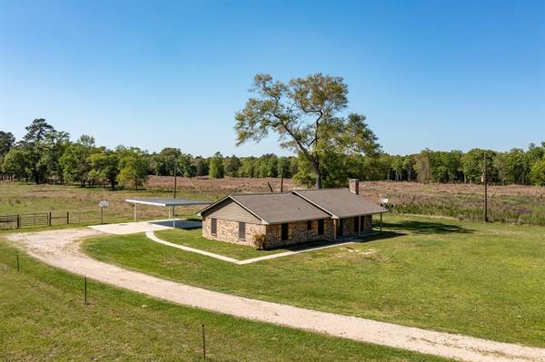 530 County Road 3310, Cleveland, TX 77327