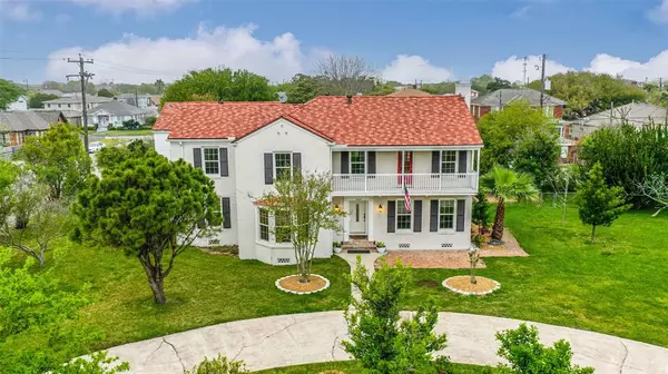 4626 Caduceus PL, Galveston, TX 77551