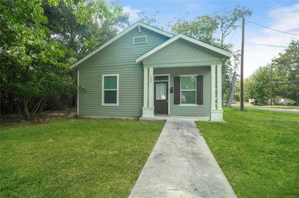 500 S 11th ST,  Silsbee,  TX 77656