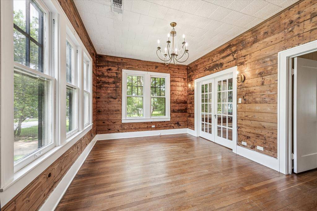 Brenham, TX 77833,1407 S Baylor ST