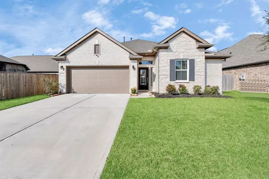 8419 Sunset Horizon DR, Baytown, TX 77521