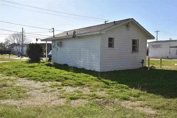 Wharton, TX 77488,715 E Milam ST