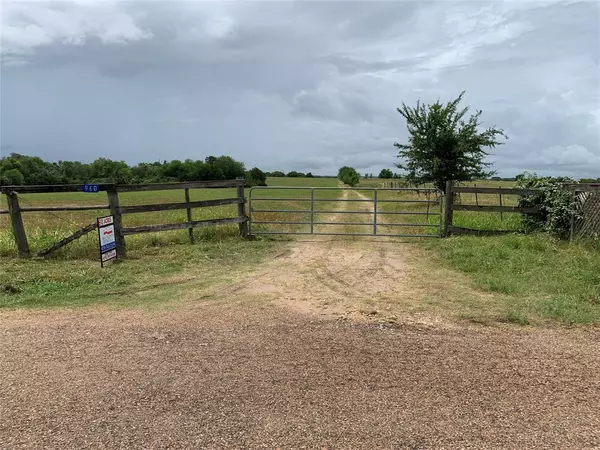 Schulenburg, TX 78956,960 Marty RD