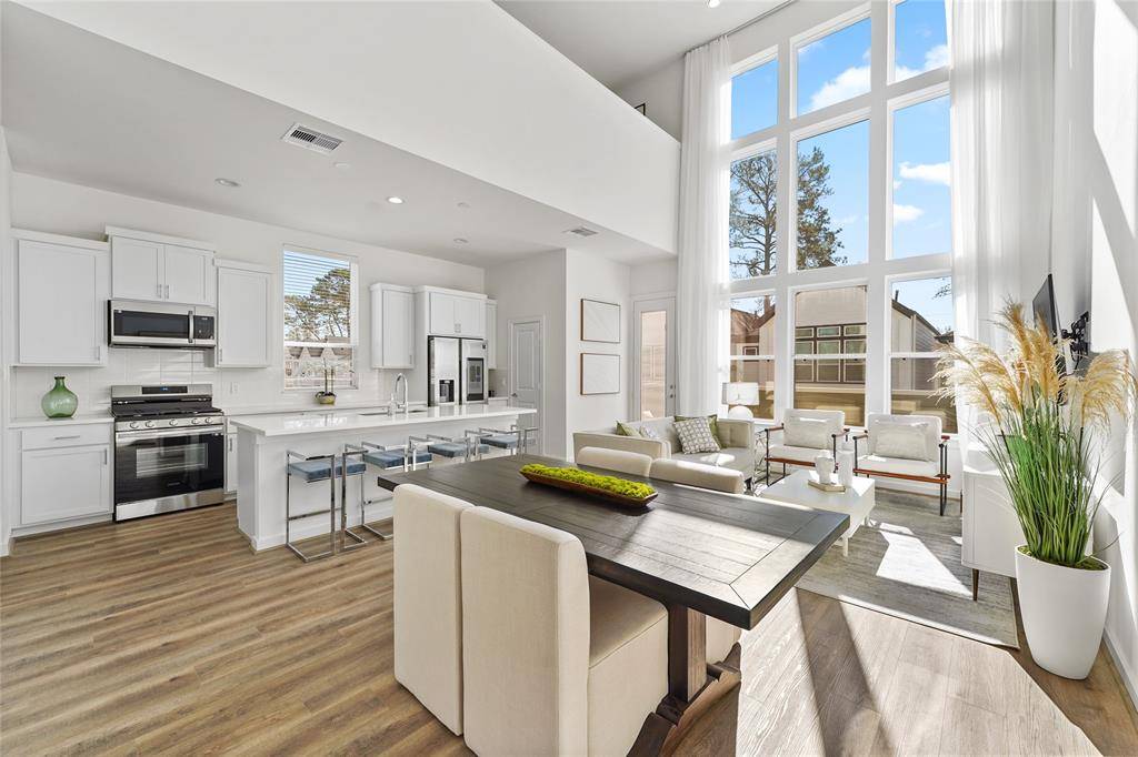 1211 Highland Vineyard LN, Houston, TX 77091