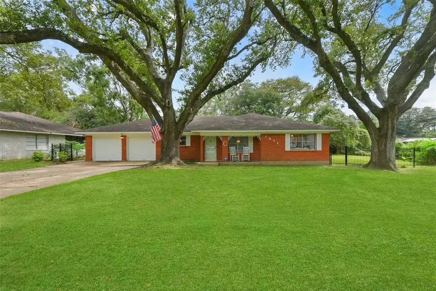 1611 Austin ST, La Marque, TX 77568