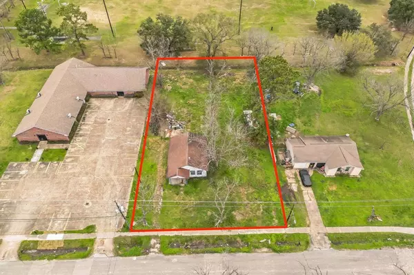 329 Walthall DR, Houston, TX 77022