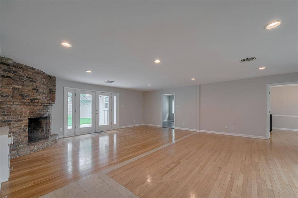 Houston, TX 77043,10126 Whiteside LN