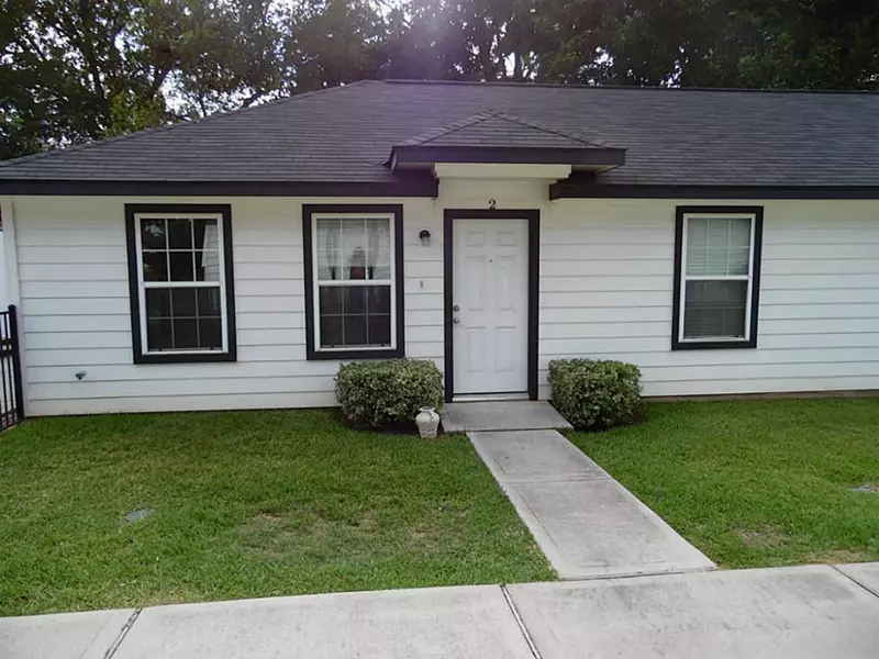 204 W Worsham #2, Willis, TX 77378