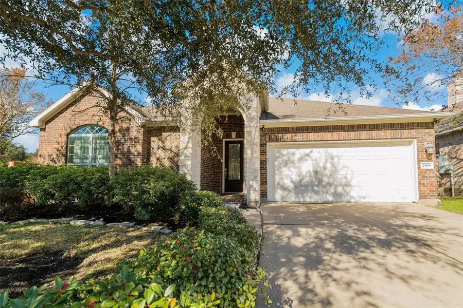 2308 Shadow Falls LN, Pearland, TX 77584