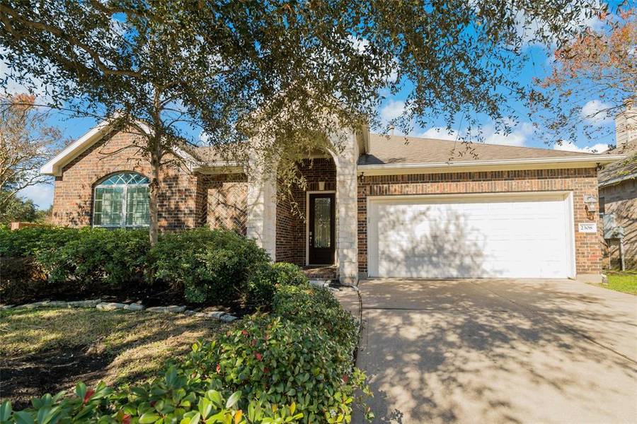 2308 Shadow Falls LN, Pearland, TX 77584