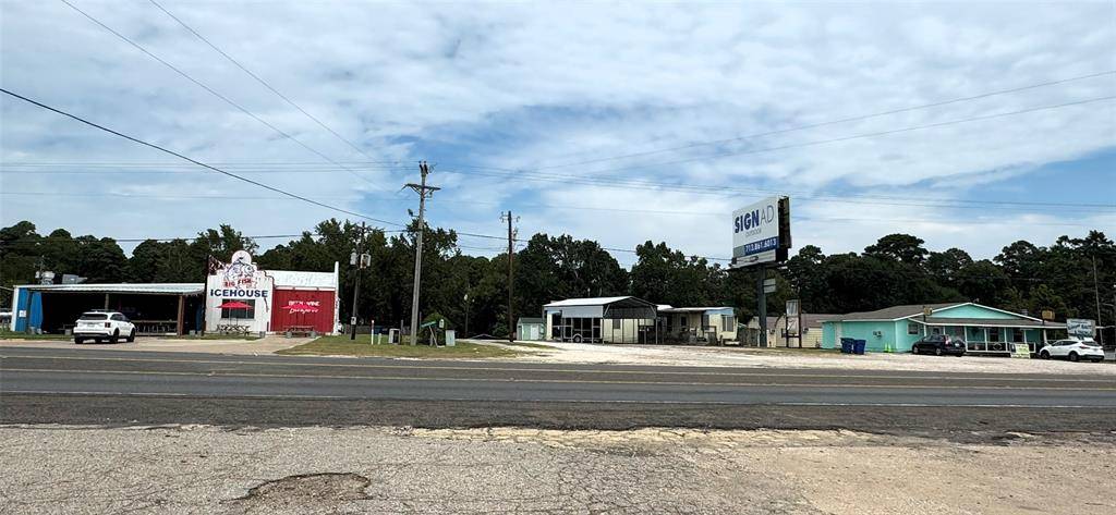 13062 US Highway 190 W, Onalaska, TX 77360