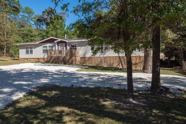 625 Chanticleer DR, Woodville, TX 75979