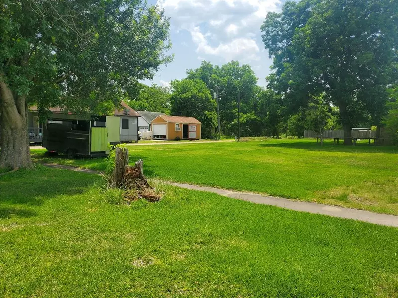 211 ML King Jr ST, Texas City, TX 77590