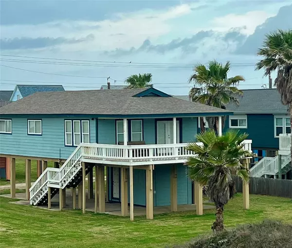 1635 Sandpebble PL, Surfside Beach, TX 77541