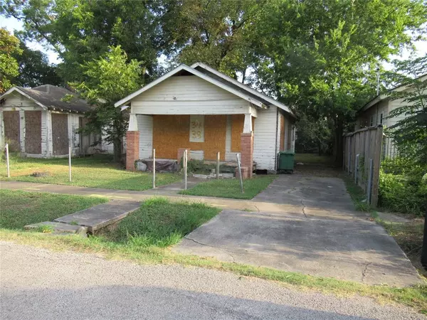 3438 Simmons ST, Houston, TX 77004