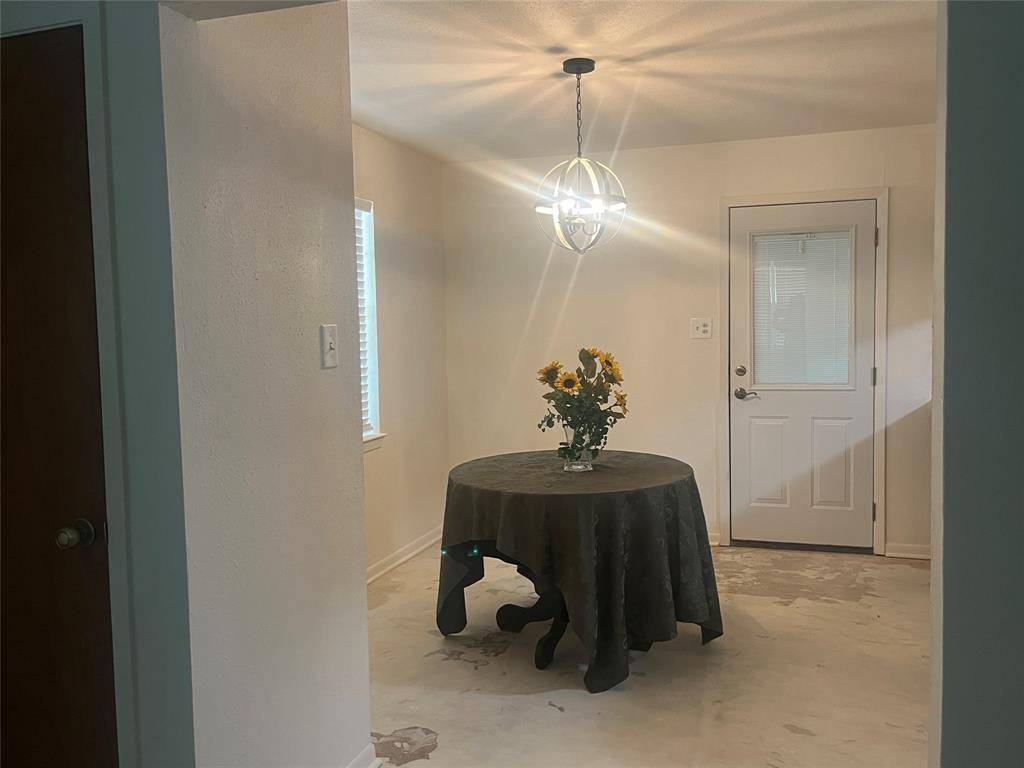 Bellville, TX 77418,28 W Hilburn ST