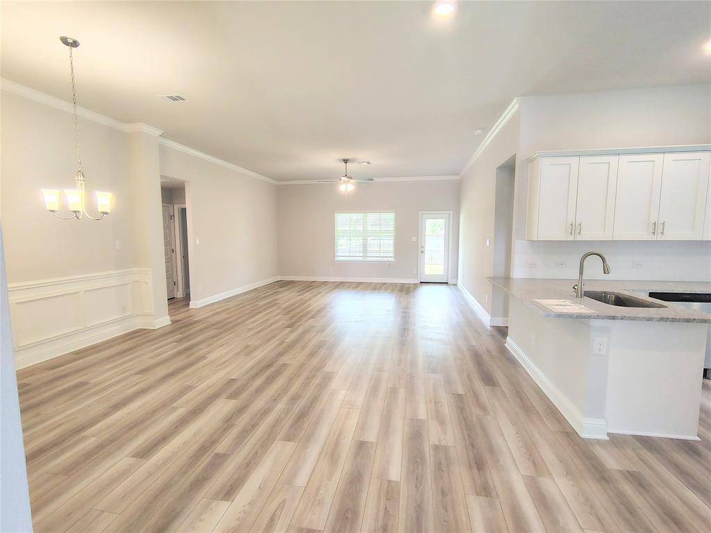 Angleton, TX 77515,601 Greystone LN