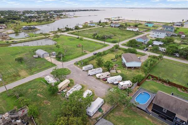 924 20th ST, San Leon, TX 77539