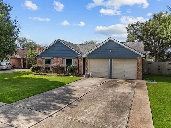 10808 Collingswood DR, La Porte, TX 77571