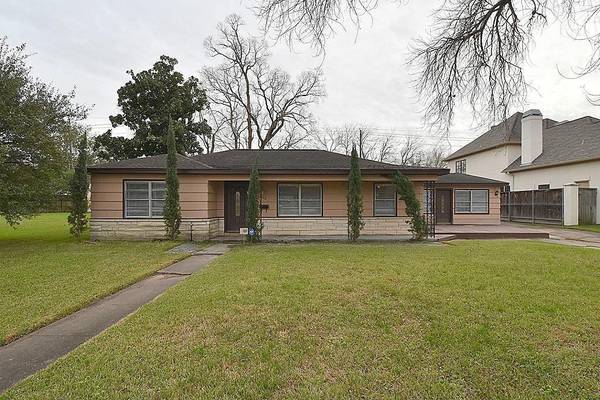 5003 Mayfair ST, Bellaire, TX 77401