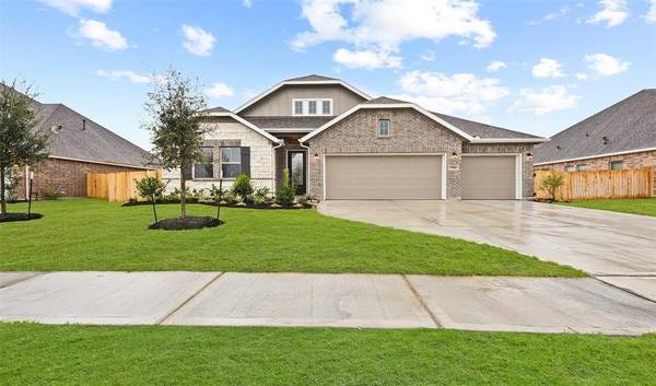 13514 Spring Mist Drive, Mont Belvieu, TX 77535