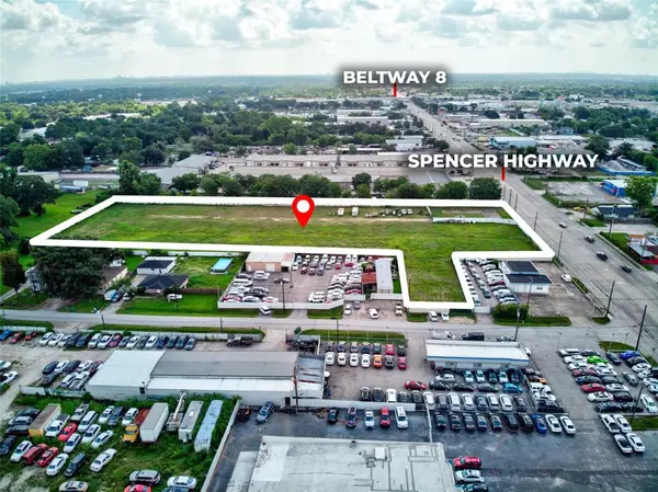 5021 Spencer HWY #9, Pasadena, TX 77505