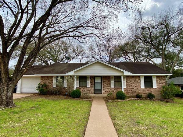 1004 Niebuhr ST,  Brenham,  TX 77833