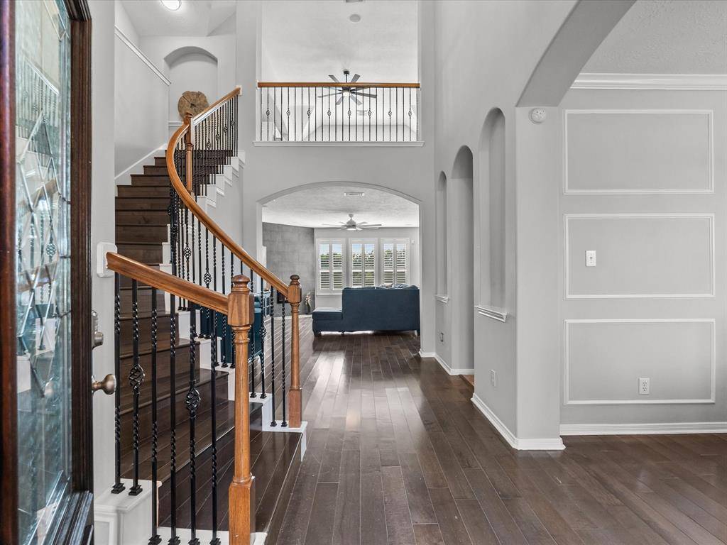 La Marque, TX 77568,617 Forest Village CIR